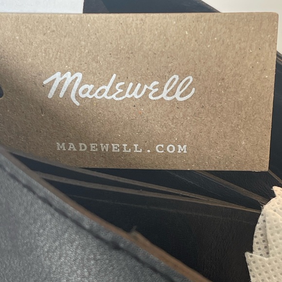 NEW MADEWELL ESSENTIAL MINI BUCKET TOTE ALL LEATHER MAGNETIC CLOSURE GHW - Picture 15 of 16